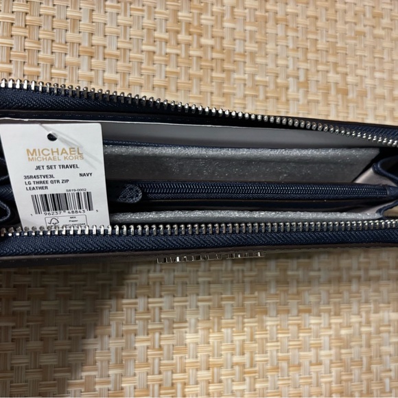 Michael Kors Jet Set Travel Saffiano Leather Large 3/4 Zip Navy Blue Wallet - Picture 6 of 8